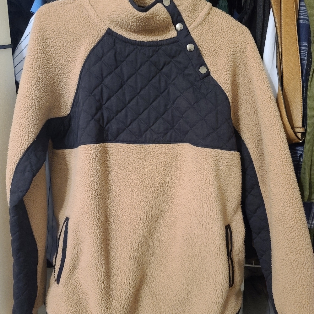 Abercrombie asymmetrical fleece Brown and black